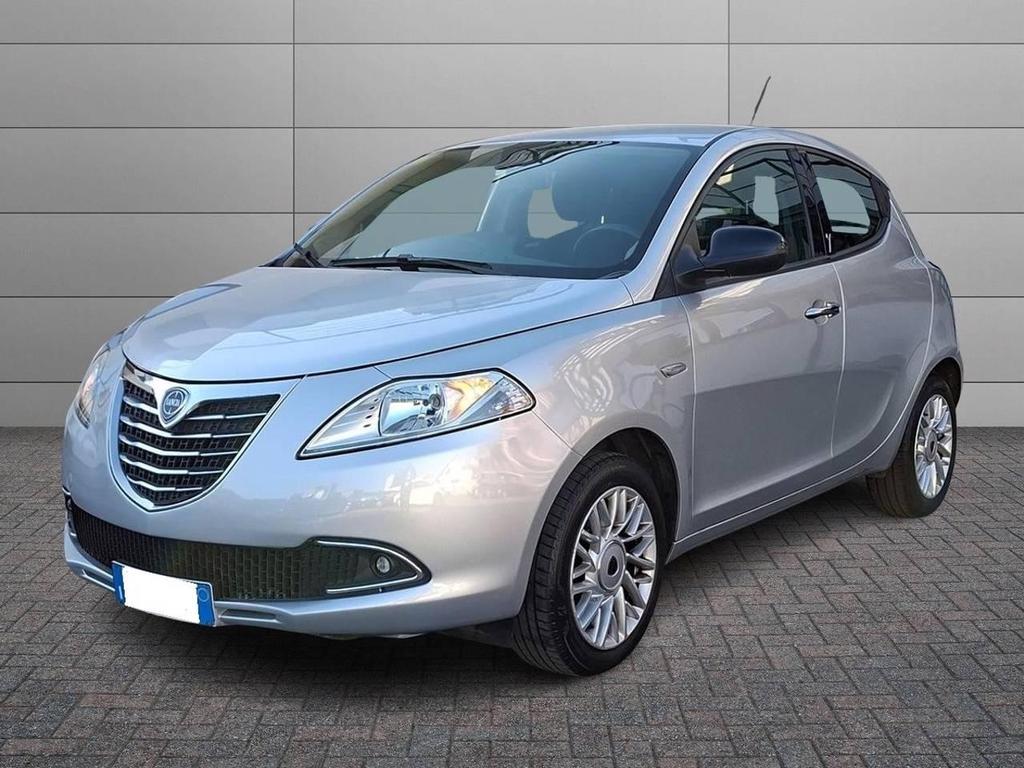 Lancia Ypsilon 1.2 8v Silver S&s 69cv E6 Benzina Usata