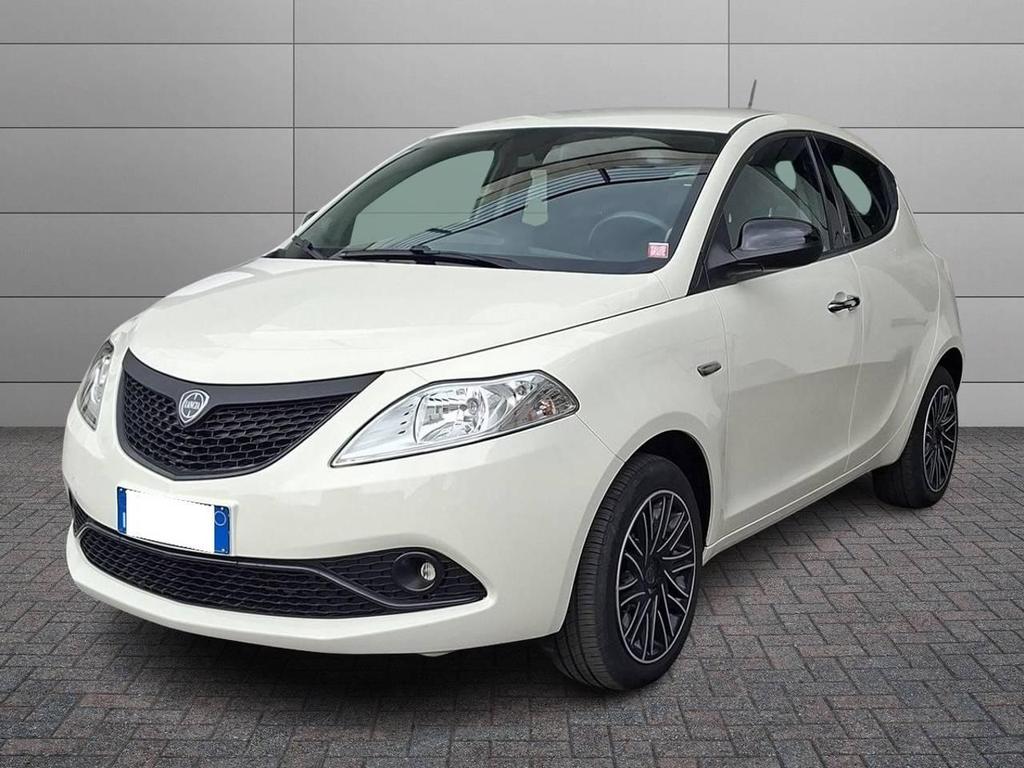 Lancia Ypsilon 1.0 Hybrid Gold S&s 70cv Ibrida Benzina Usata