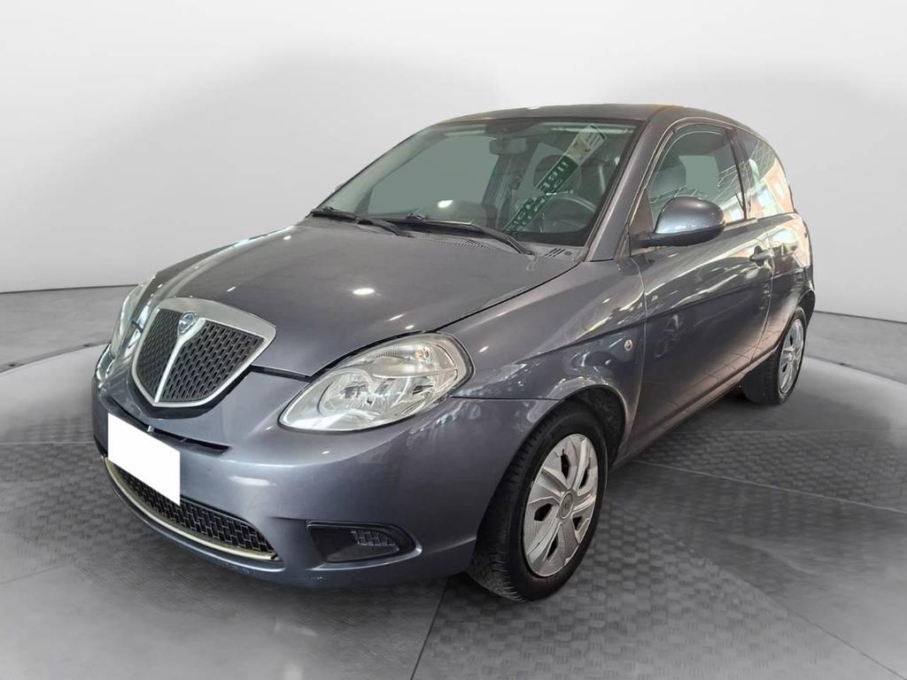 Lancia Ypsilon 1.2 8v Versus Benzina Usata